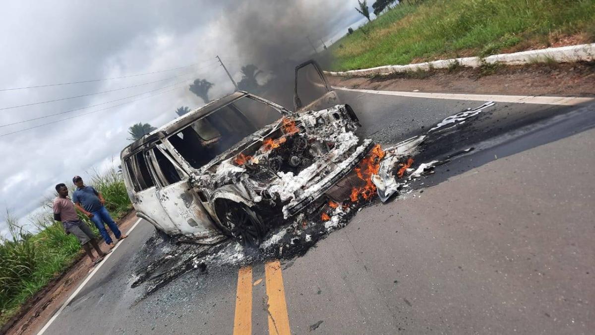 Bandidos Tentam Assaltar Carro Forte Mas Guardas Revidam E Impedem Roubo